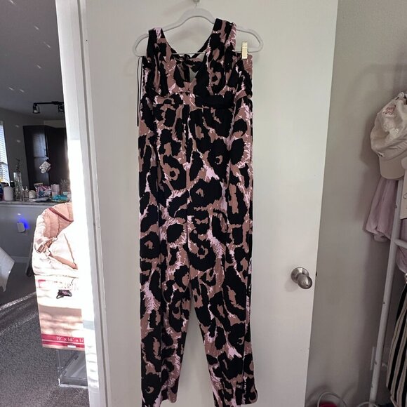 Plus size Halter Leopard Jumpsuit - Picture 4 of 5
